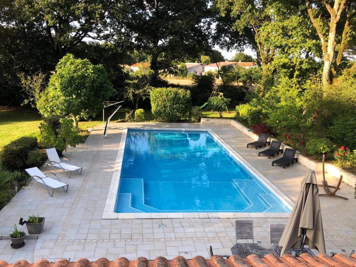 Maison Charmante Avec Piscine Privee A Saint-Georges-De-Pointindouxc ภายนอก รูปภาพ