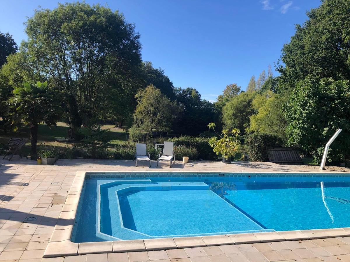Maison Charmante Avec Piscine Privee A Saint-Georges-De-Pointindouxc ภายนอก รูปภาพ