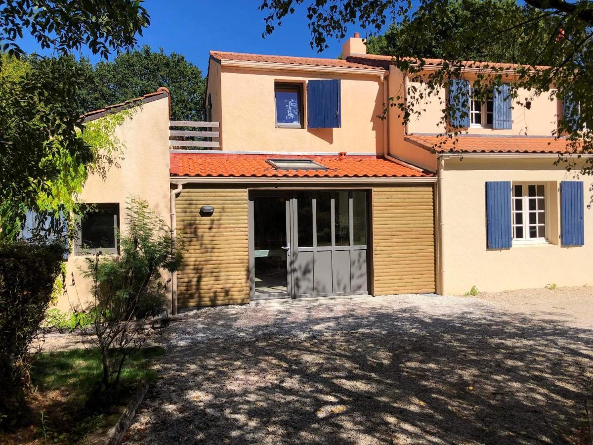 Maison Charmante Avec Piscine Privee A Saint-Georges-De-Pointindouxc ภายนอก รูปภาพ